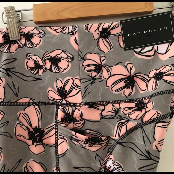 KAY UNGER Pink & Gray Floral Athletic Leggings 7/8 Length, Pockets & Ankle Mesh - Picture 14 of 16